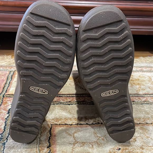 Keen Brown Heeled Boots - Picture 5 of 12